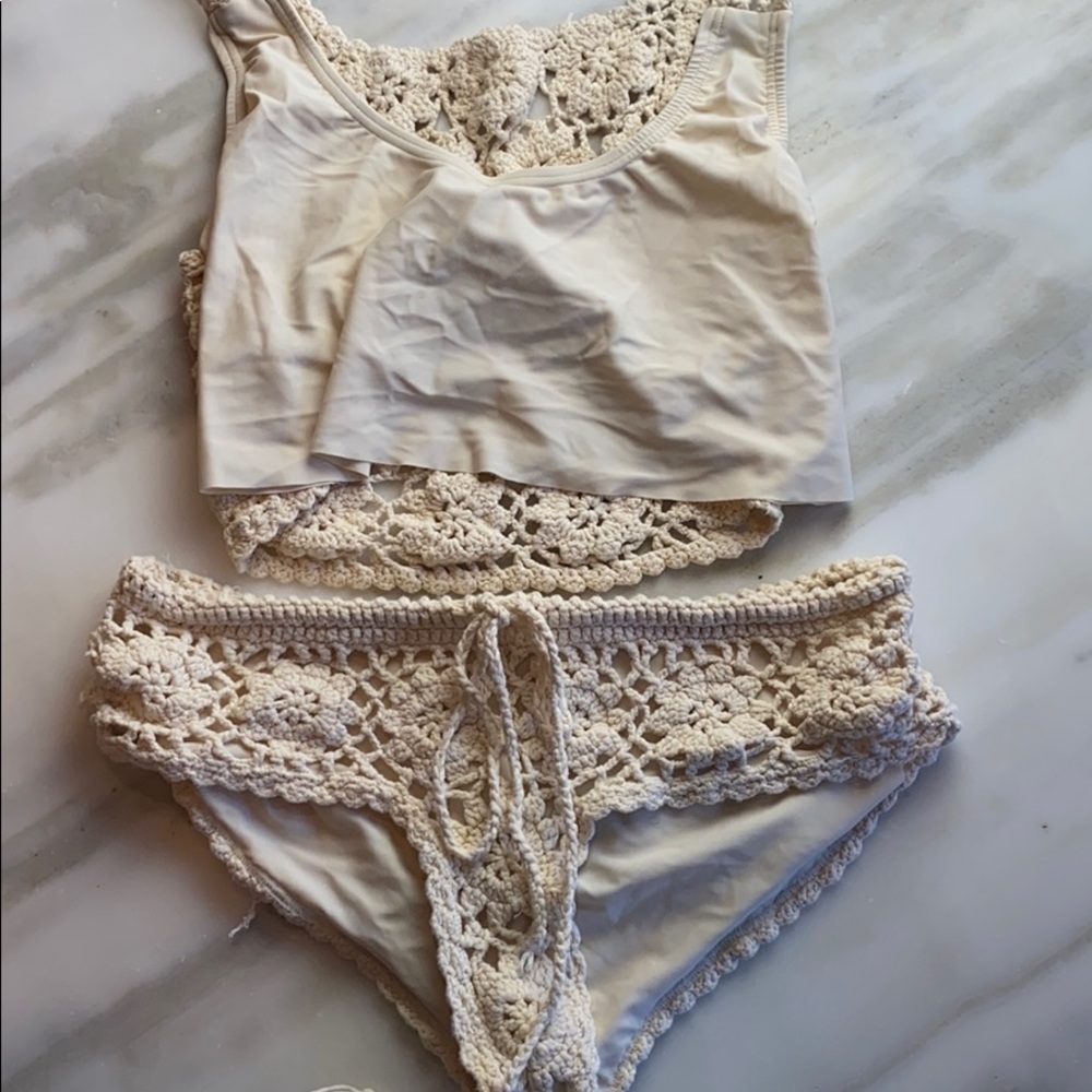 BEACH RIOT bikini
